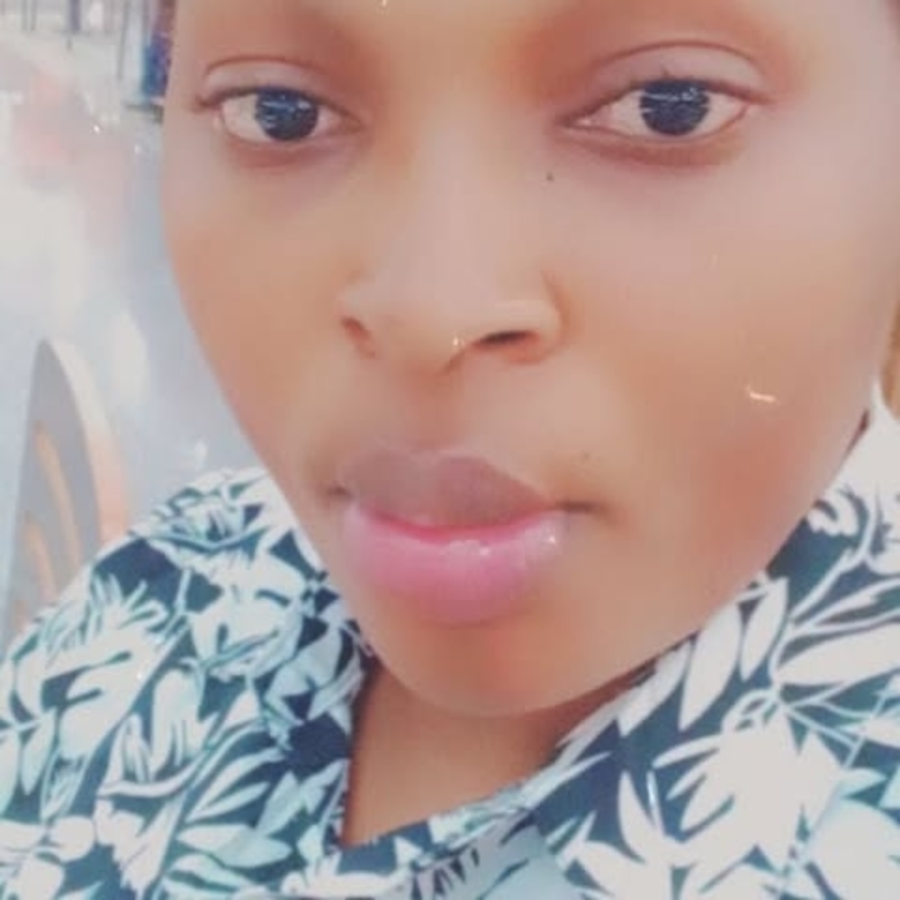 Meet your Posher, Stefania